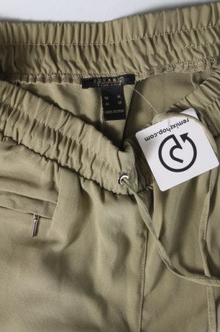 Damenhose Revamped, Größe M, Farbe Grün, Preis 6,99 €