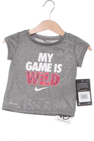 Dziecięcy T-shirt Nike, Rozmiar 12-18m/ 80-86 cm, Kolor Szary, Cena 157,49 zł