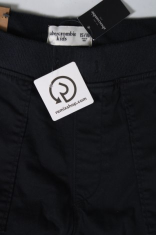 Pantaloni scurți pentru copii Abercrombie Kids, Mărime 15-18y/ 170-176 cm, Culoare Albastru, Preț 53,99 Lei