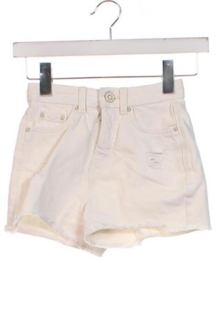 Kinder Shorts C&A, Größe 7-8y/ 128-134 cm, Farbe Weiß, Preis 2,99 €