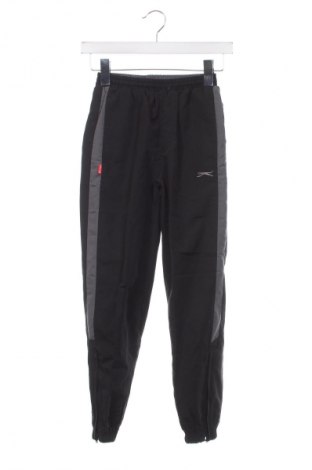 Kinder Sporthose Slazenger, Größe 6-7y/ 122-128 cm, Farbe Schwarz, Preis 4,99 €