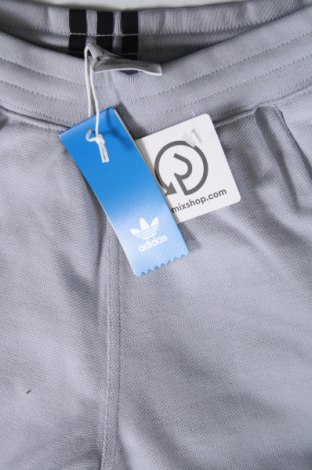 Pantaloni scurți de bărbați Adidas Originals, Mărime S, Culoare Gri, Preț 101,99 Lei