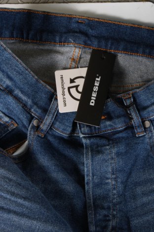 Pantaloni scurți de bărbați Diesel, Mărime S, Culoare Albastru, Preț 300,49 Lei