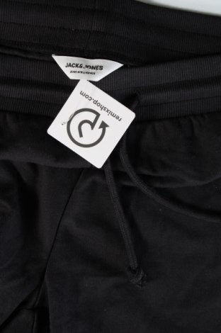 Pantaloni scurți de bărbați Jack & Jones, Mărime XL, Culoare Negru, Preț 81,99 Lei