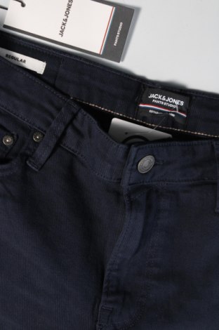 Pantaloni scurți de bărbați Jack & Jones, Mărime L, Culoare Albastru, Preț 121,99 Lei