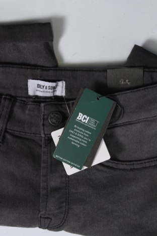 Pantaloni scurți de bărbați Only & Sons, Mărime S, Culoare Gri, Preț 55,99 Lei