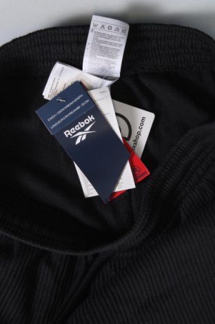 Pantaloni scurți de bărbați Reebok, Mărime S, Culoare Negru, Preț 83,99 Lei