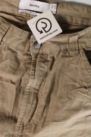 Herrenhose Bershka, Größe M, Farbe Beige, Preis 6,49 €