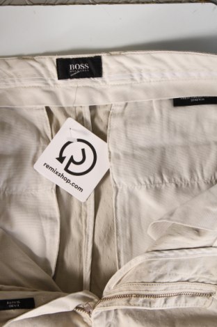 Herrenhose Hugo Boss, Größe M, Farbe Beige, Preis 23,99 €