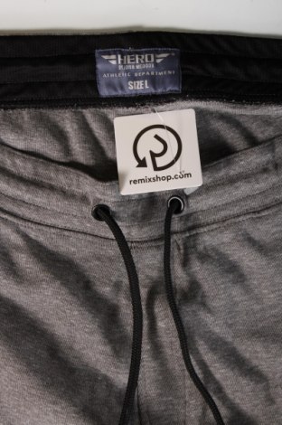 Pantaloni trening de bărbați Hero, Mărime L, Culoare Gri, Preț 87,99 Lei