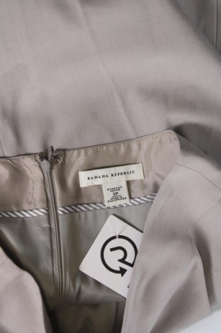 Пола Banana Republic, Размер XS, Цвят Сив, Цена 5,99 лв.