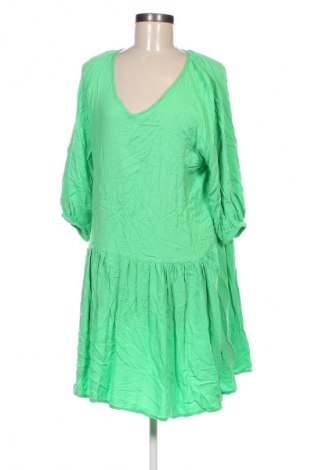 Kleid, Größe M, Farbe Grün, Preis € 4,99