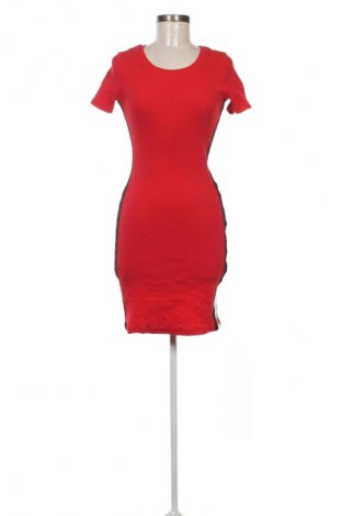 Kleid, Größe M, Farbe Rot, Preis € 3,99