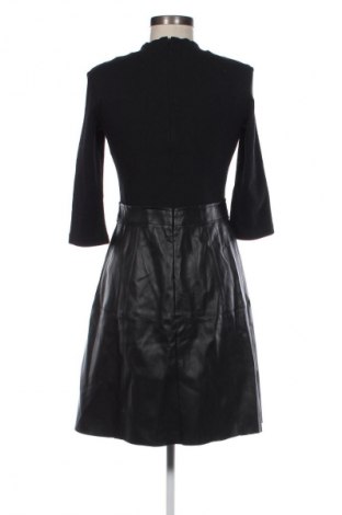 Kleid Apart, Größe M, Farbe Schwarz, Preis 76,68 €