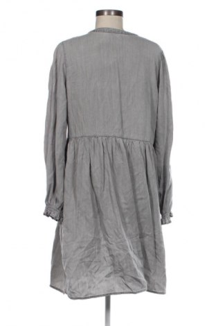 Kleid Beloved, Größe M, Farbe Grau, Preis € 3,99