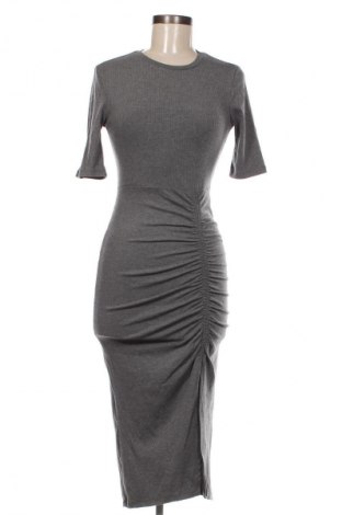 Kleid Stradivarius, Größe M, Farbe Grau, Preis € 7,99