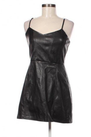 Kleid Stradivarius, Größe L, Farbe Schwarz, Preis 11,49 €