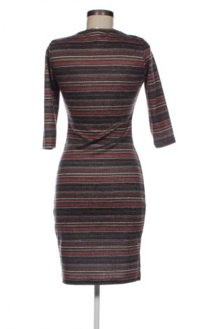 Kleid Tara, Größe M, Farbe Mehrfarbig, Preis 6,99 €