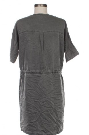 Kleid Vero Moda, Größe M, Farbe Grau, Preis € 5,99