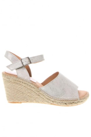 Sandalen Kanna, Größe 42, Farbe Silber, Preis € 19,49