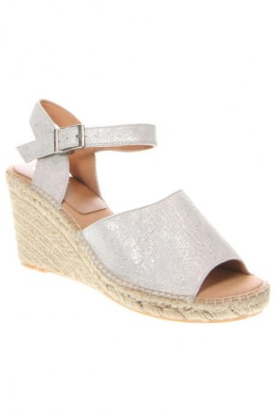 Sandalen Kanna, Größe 42, Farbe Silber, Preis 19,49 €