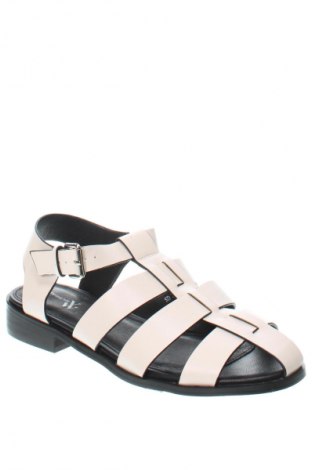 Sandalen Vanessa Wu, Größe 40, Farbe Weiß, Preis 22,99 €