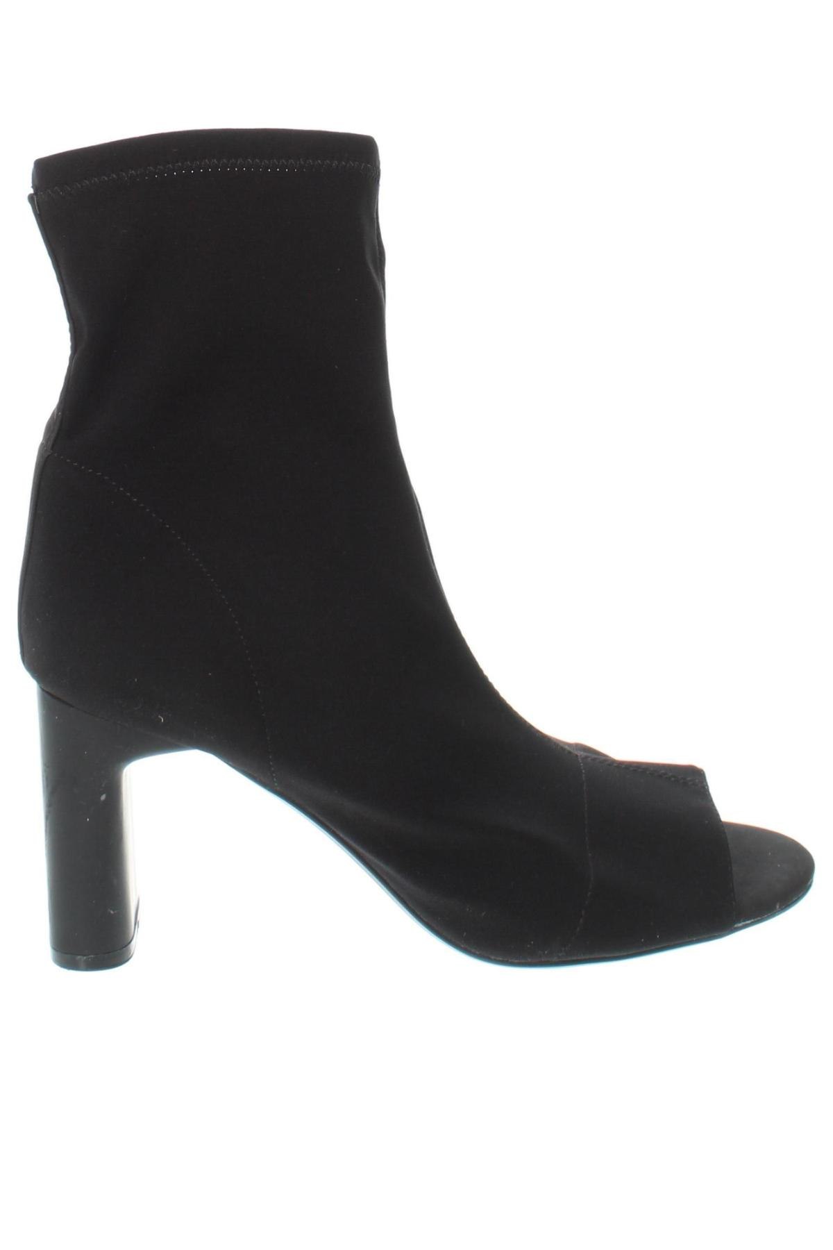 Botine de damă Bershka, Mărime 38, Culoare Negru, Preț 79,99 Lei