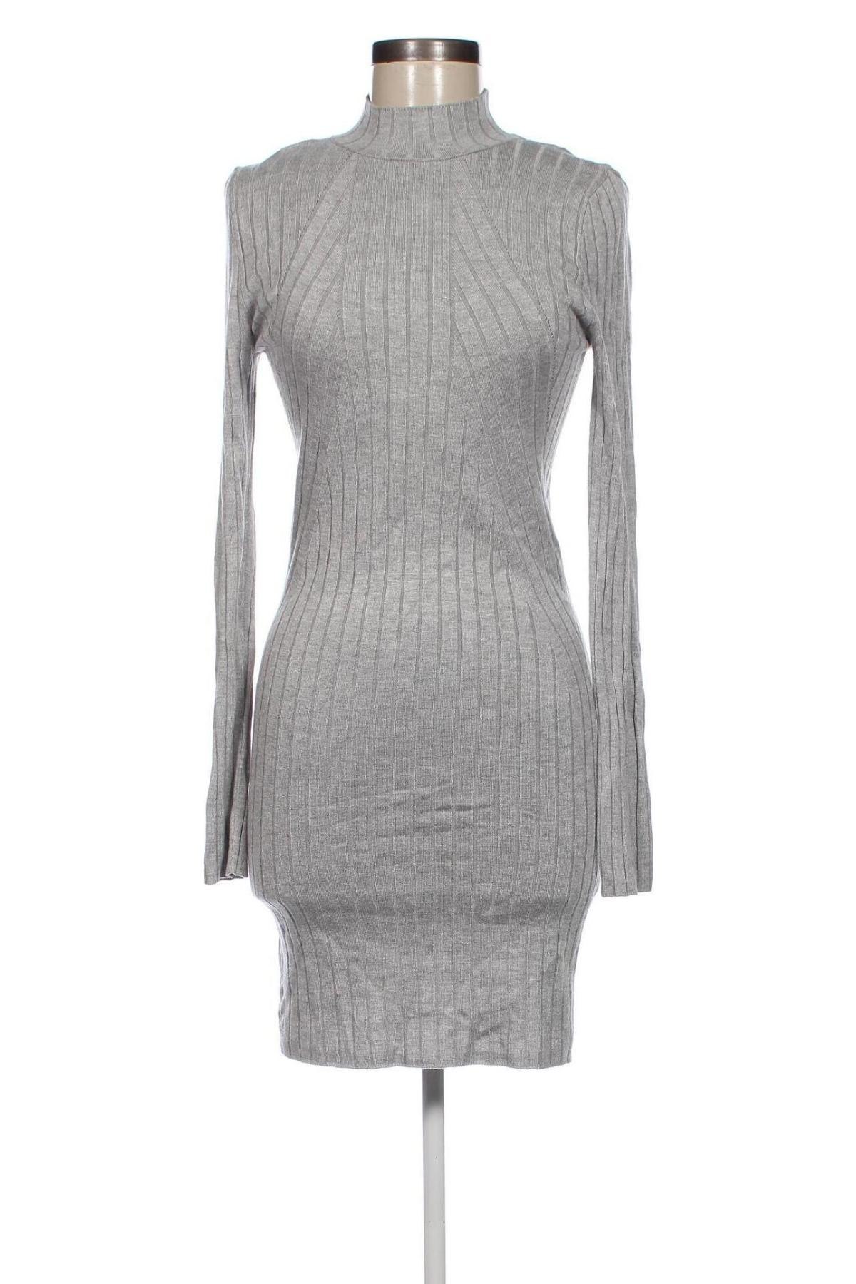 Kleid Stradivarius, Größe S, Farbe Grau, Preis € 5,99