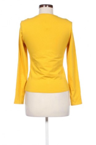 Damen Shirt Guess, Größe M, Farbe Gelb, Preis 25,00 €