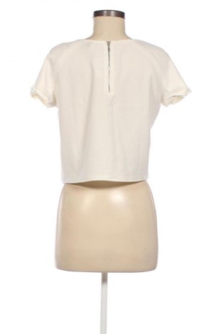 Damen Shirt Stradivarius, Größe M, Farbe Ecru, Preis 9,72 €