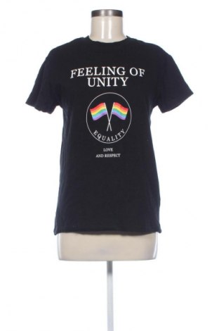 Γυναικείο t-shirt Bershka, Μέγεθος S, Χρώμα Μαύρο, Τιμή 8,75 €