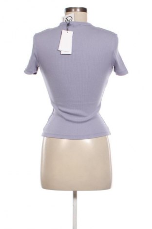 Γυναικείο t-shirt Calvin Klein Jeans, Μέγεθος XS, Χρώμα Βιολετί, Τιμή 50,99 €