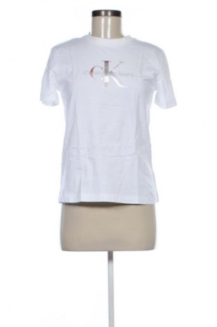 Női póló Calvin Klein Jeans, Méret S, Szín Fehér, Ár 21 309 Ft