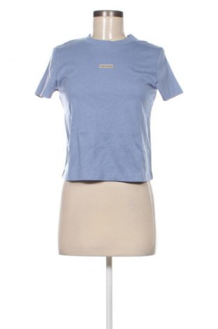 Дамска тениска Calvin Klein Jeans, Размер S, Цвят Син, Цена 68,99 лв.