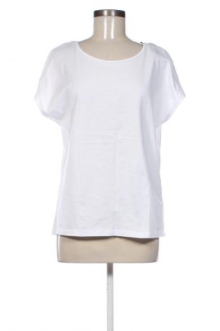 Γυναικείο t-shirt Christian Berg, Μέγεθος M, Χρώμα Λευκό, Τιμή 13,00 €