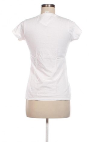 Γυναικείο t-shirt Gildan, Μέγεθος M, Χρώμα Λευκό, Τιμή 8,75 €