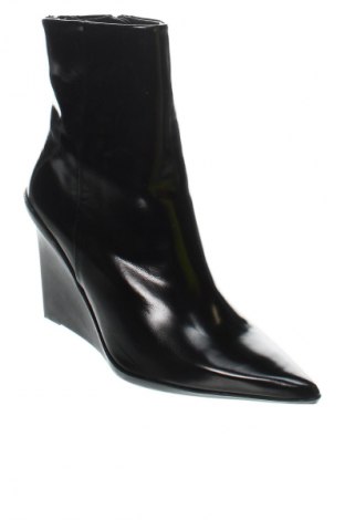 Damskie botki Calvin Klein, Rozmiar 39, Kolor Czarny, Cena 368,99 zł