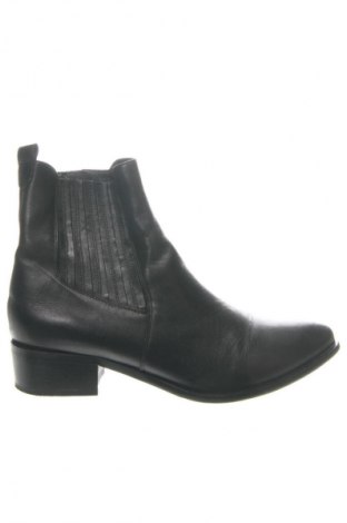 Botine de damă Gino Rossi, Mărime 40, Culoare Negru, Preț 279,92 Lei