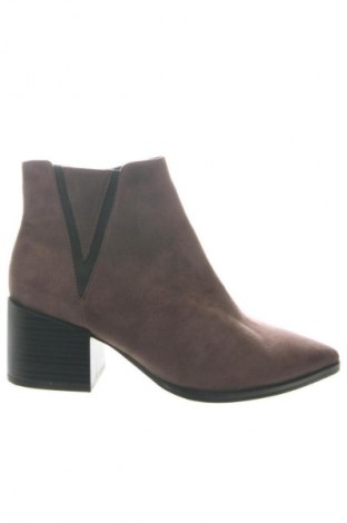 Botine de damă Unbranded, Mărime 39, Culoare Maro, Preț 202,63 Lei