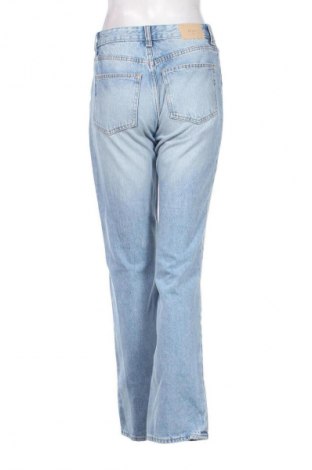 Damskie jeansy Bershka, Rozmiar S, Kolor Niebieski, Cena 67,41 zł