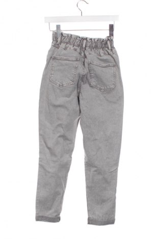 Damskie jeansy Bershka, Rozmiar XS, Kolor Szary, Cena 67,41 zł