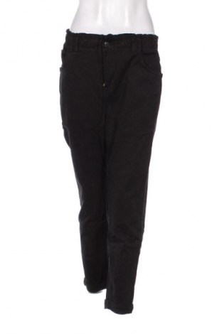 Damen Jeans Bershka, Größe M, Farbe Schwarz, Preis 14,83 €
