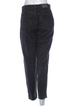 Damskie jeansy Bershka, Rozmiar M, Kolor Czarny, Cena 67,41 zł