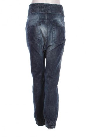 Γυναικείο Τζίν Bershka, Μέγεθος L, Χρώμα Μπλέ, Τιμή 14,83 €