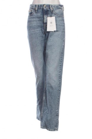 Дамски дънки Calvin Klein, Размер S, Цвят Син, Цена 169,99 лв.