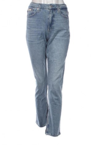 Дамски дънки Calvin Klein, Размер S, Цвят Син, Цена 184,99 лв.