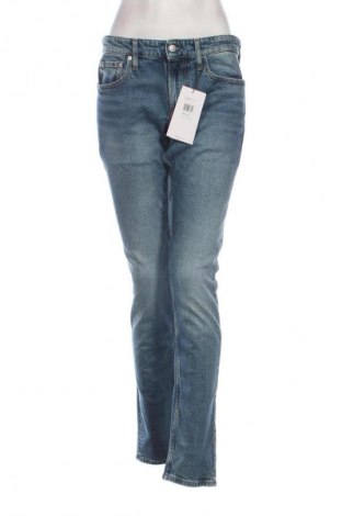 Дамски дънки Calvin Klein Jeans, Размер M, Цвят Син, Цена 119,99 лв.
