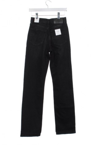 Damskie jeansy Calvin Klein Jeans, Rozmiar S, Kolor Szary, Cena 549,99 zł