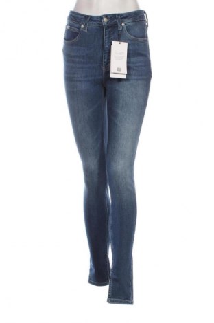 Дамски дънки Calvin Klein Jeans, Размер M, Цвят Син, Цена 169,99 лв.