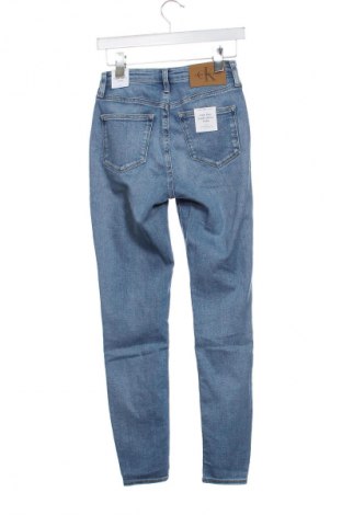 Női farmernadrág Calvin Klein Jeans, Méret XS, Szín Kék, Ár 42 249 Ft